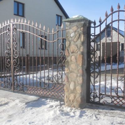 Распашные кованые ворота №010 420 руб. кв. м.